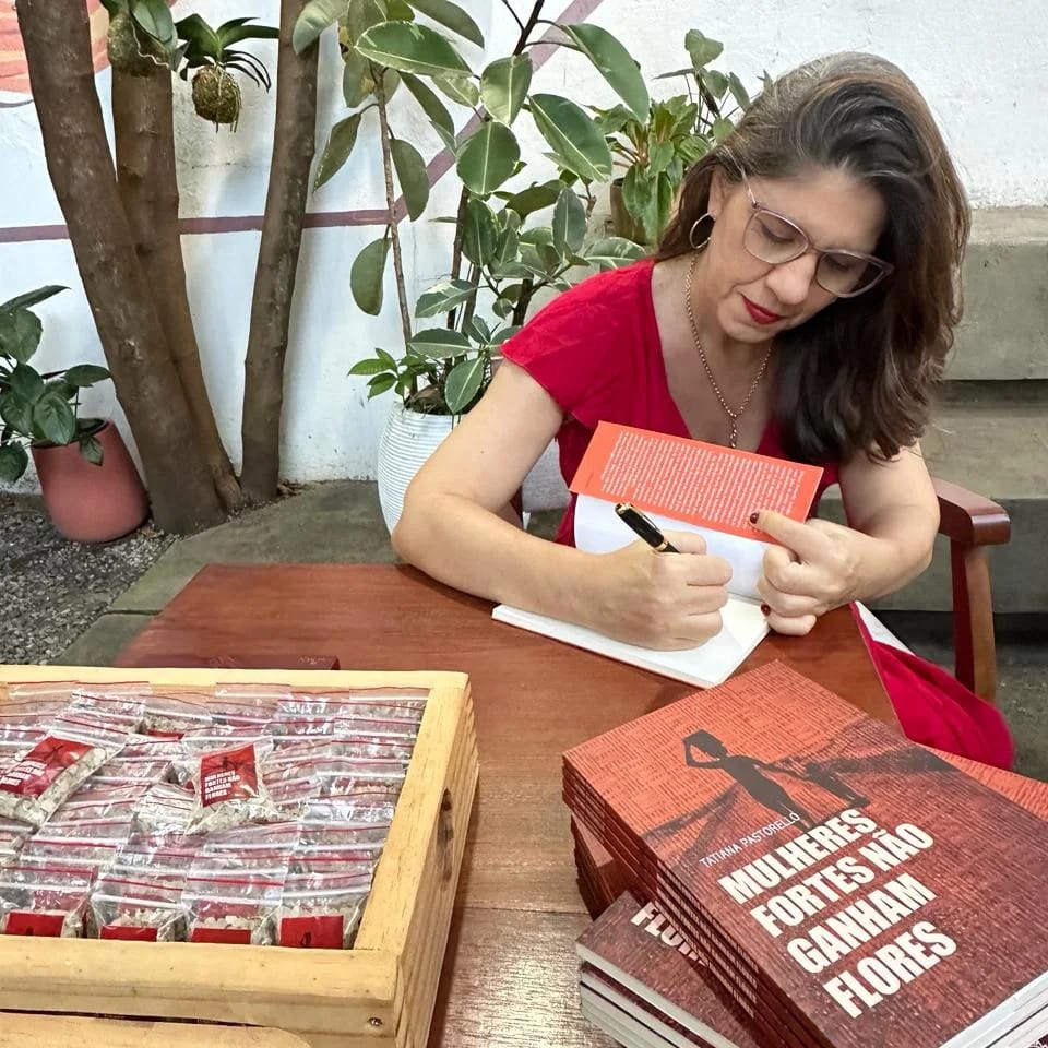 Lançamento do livro de contos da Tatiana Pastorello, Mulheres fortes não ganham flores em Recife